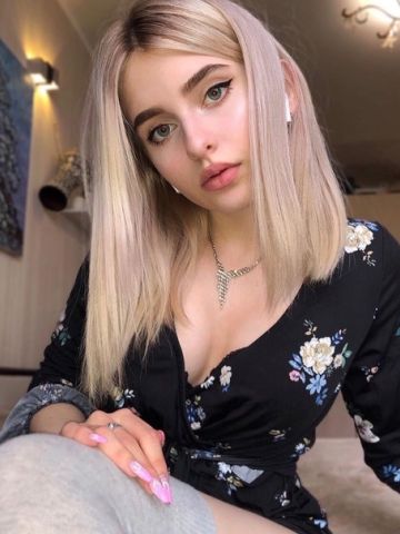 Стелла Красивая Студентка